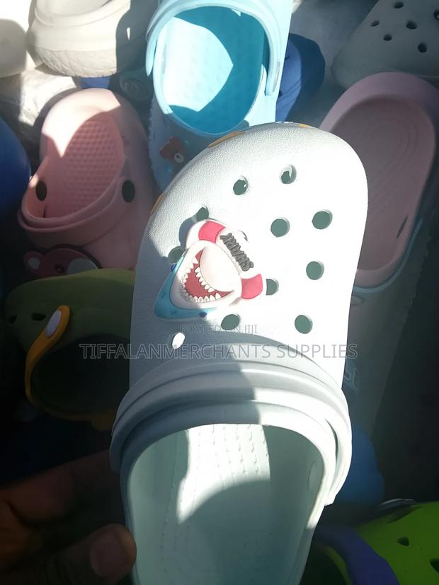 Crocks Shoes Stylish Mtumba First Camera Crocks - thumbnail 10