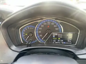 Toyota Axio 1.5 Hybrid 2WD 2019 Silver