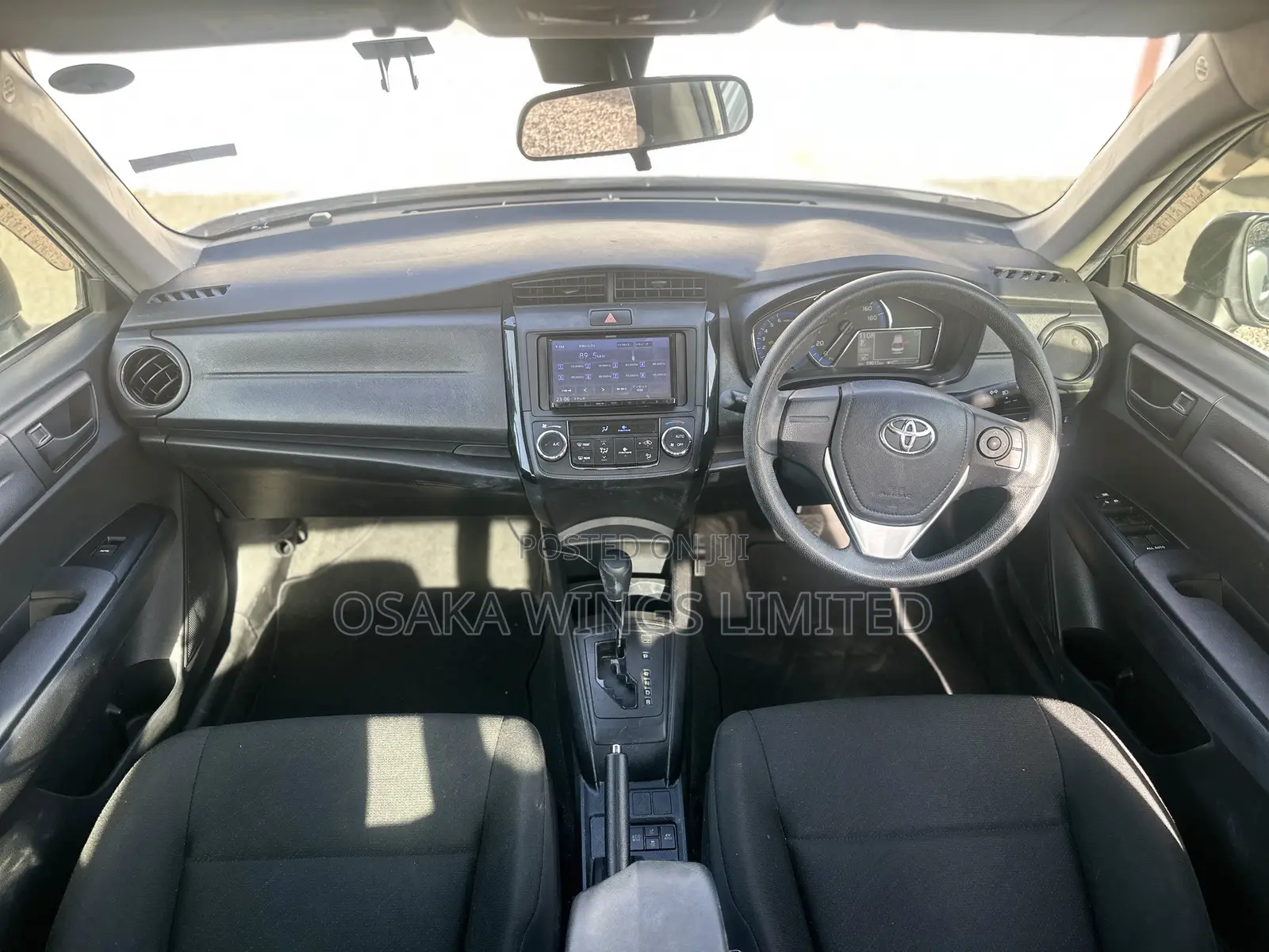 Toyota Axio 1.5 Hybrid 2WD 2019 Silver