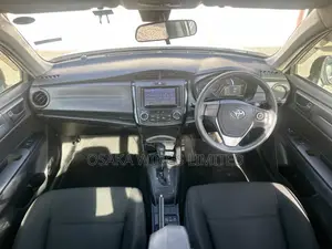 Toyota Axio 1.5 Hybrid 2WD 2019 Silver