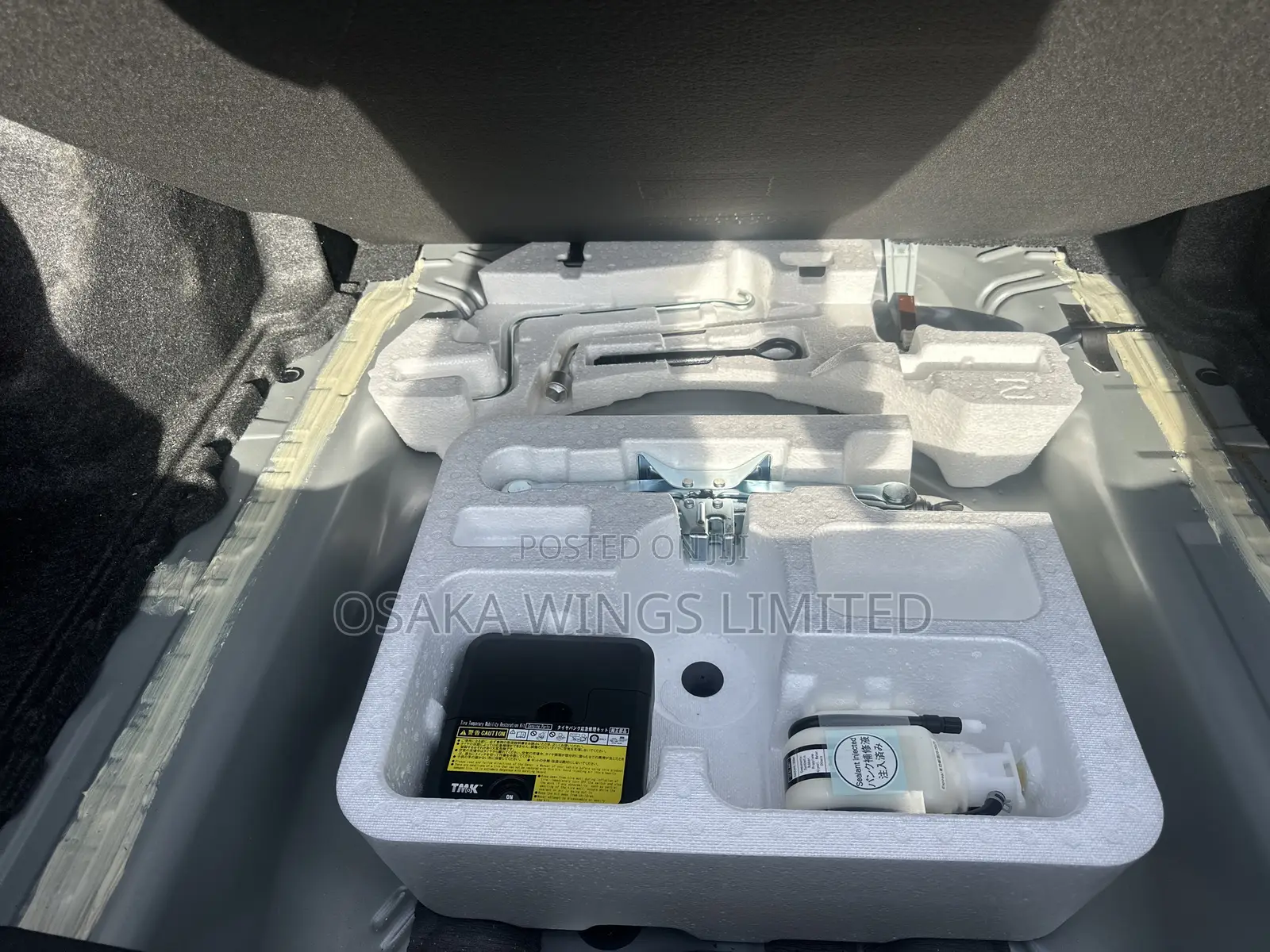 Toyota Axio 1.5 Hybrid 2WD 2019 Silver