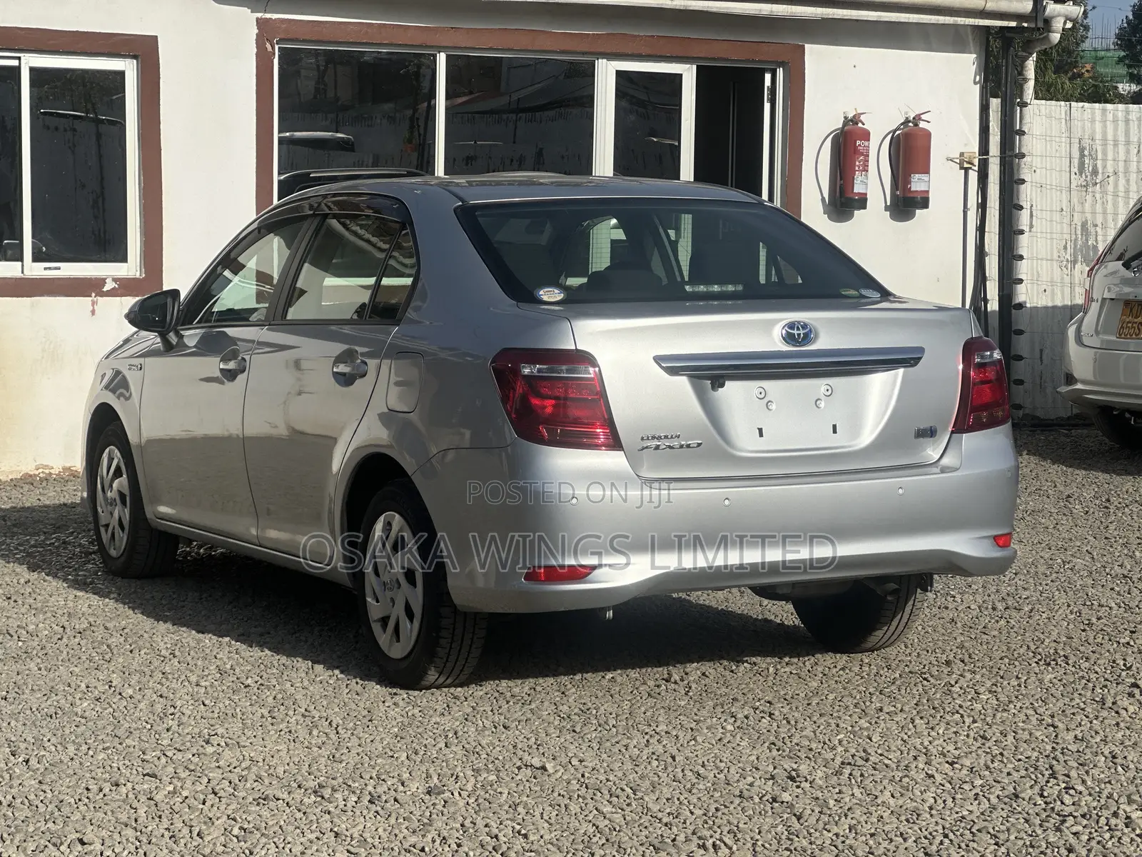 Toyota Axio 1.5 Hybrid 2WD 2019 Silver