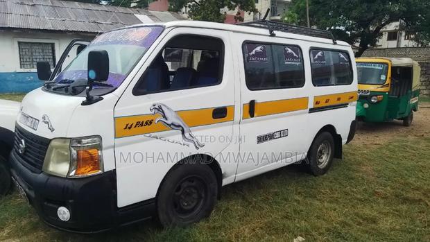 Nissan Caravan (Urvan) 2012 White - thumbnail 6