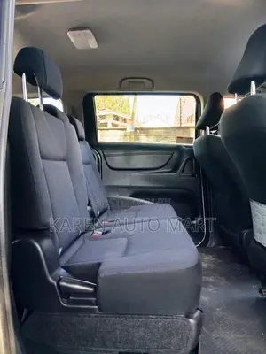 Toyota Sienta 1.5 FWD (6-seater) 2016 Silver