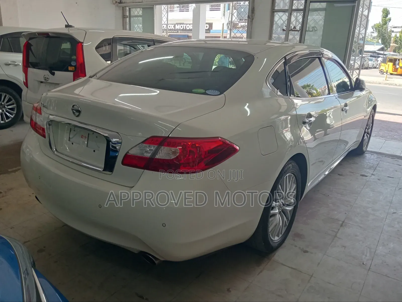 Nissan Cima 2019 White