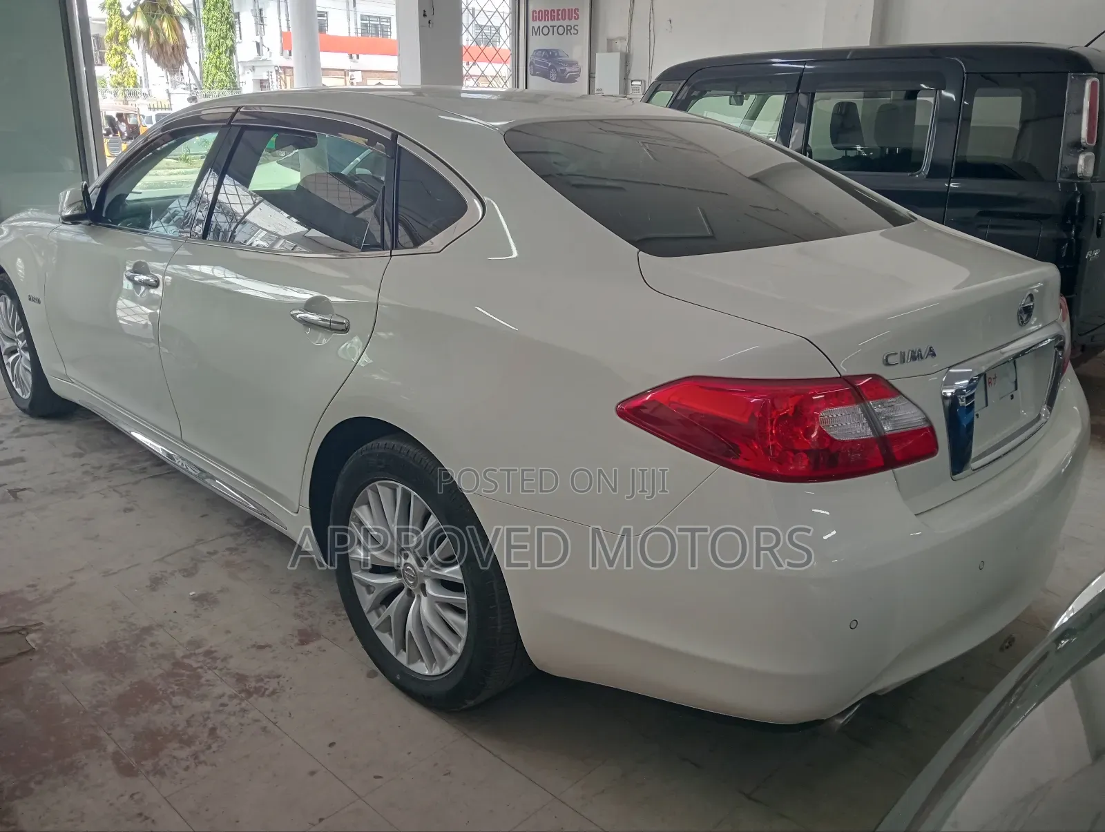 Nissan Cima 2019 White