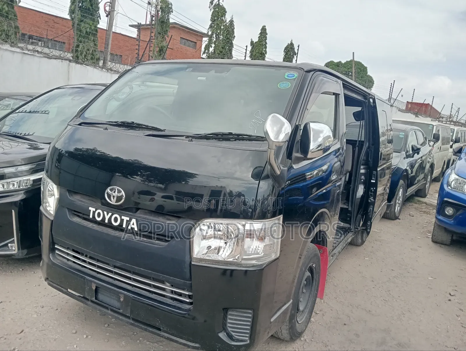 Toyota HiAce 2019 Black