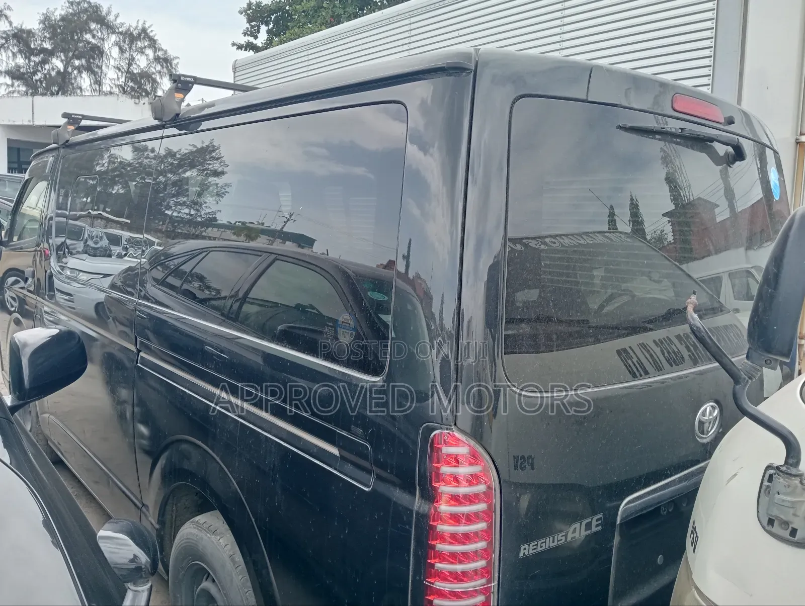 Toyota HiAce 2019 Black