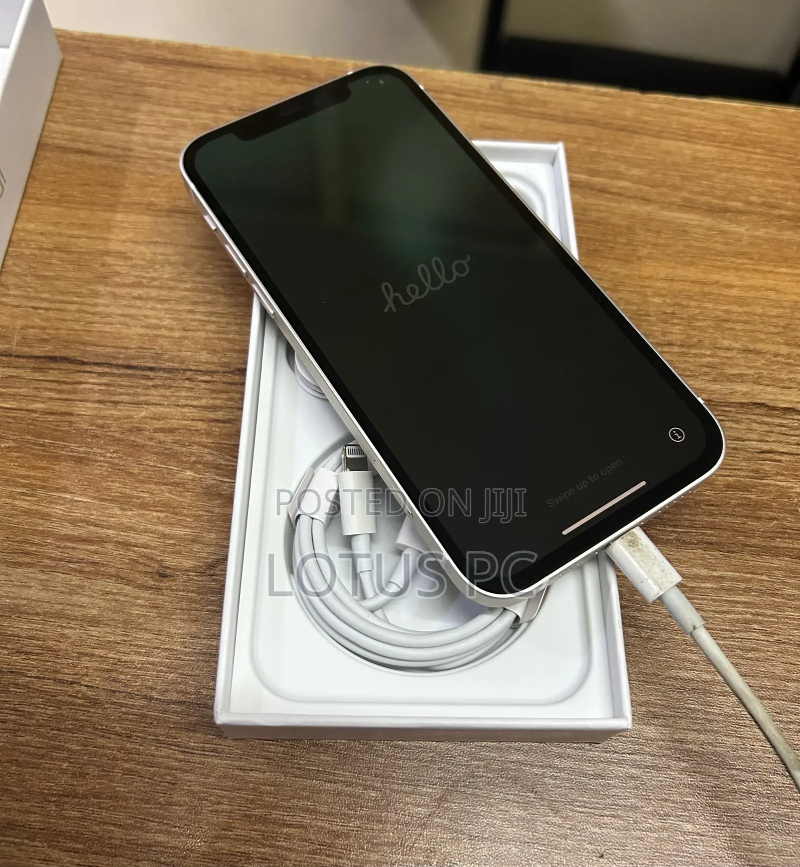 New Apple iPhone 12 128 GB White