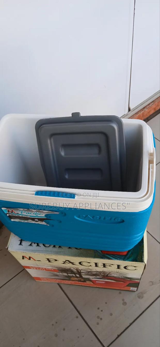 Pacific 32 L Ice-Lock Extreme Cooler Box – Stay Cool Anywhere - main view