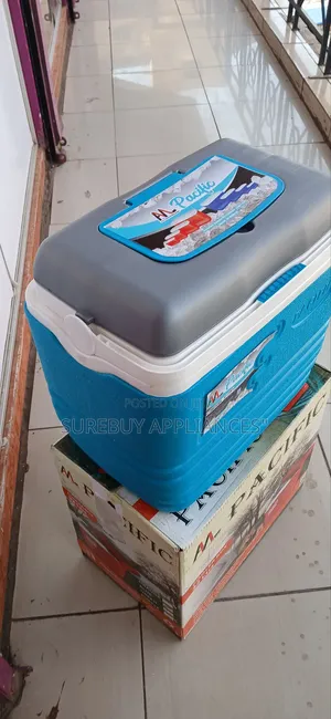 Pacific Frostmaster 32 L Extreme Chill Cooler Box