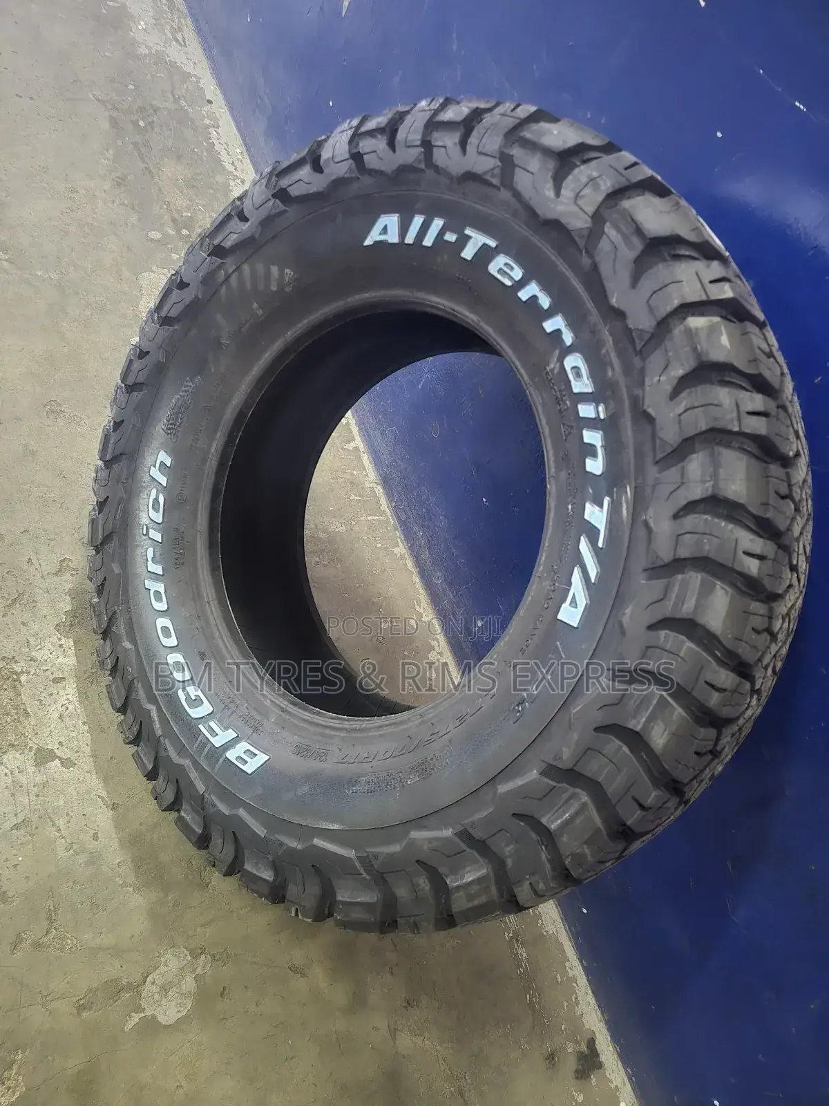 275 /70 R17 Bf Goodrich Tyres () All Terrein.