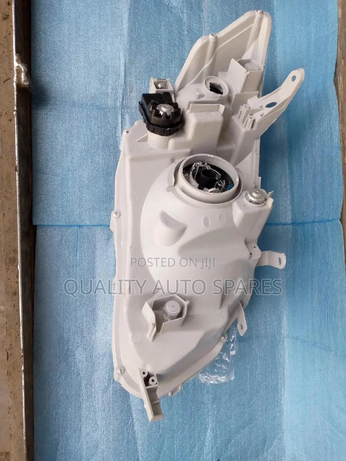 Headlamp For Toyota Fielder/Axio 2007-2010