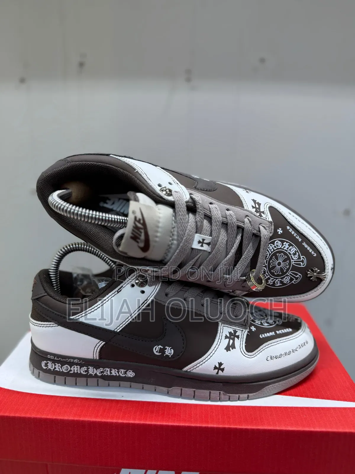Nike Sb
Brown White