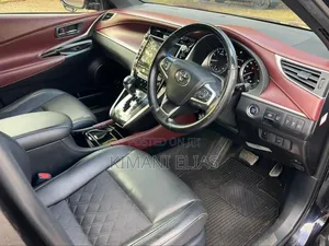 Toyota Harrier 2.0 2019 Black