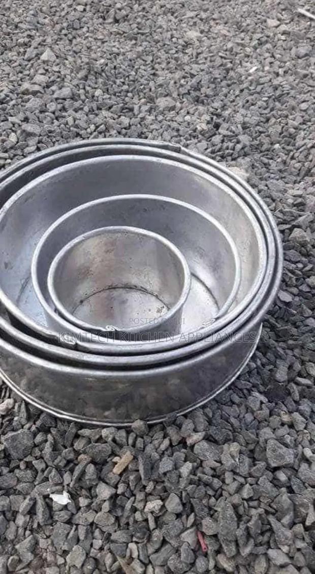 Round Baking Tins Set