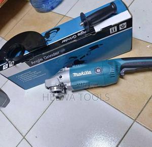 Makita 9" Angle Grinder - thumbnail 2