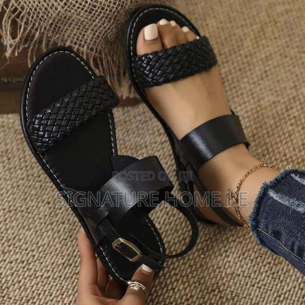 Ladies Leather Sandals