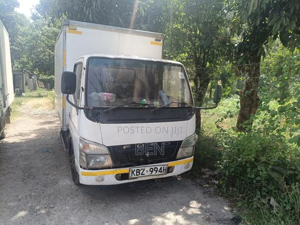 Mitsubishi Canter - thumbnail 2