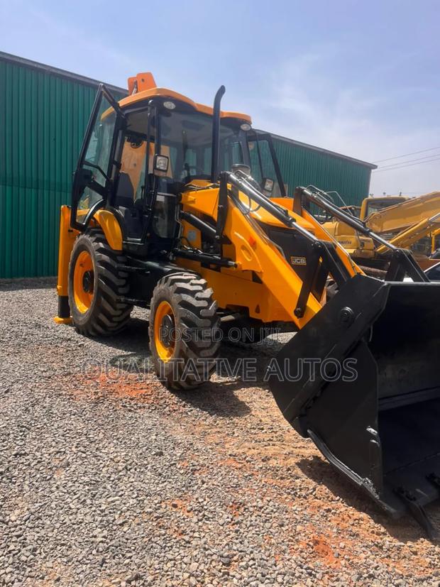 JCB Backhoe Loader 2022 - thumbnail 3