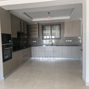 4bdrm Apartment in Parklands for rent
