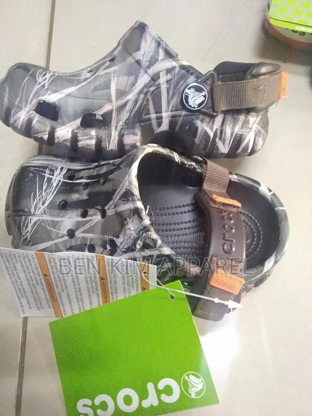 Kids Crocband Off-Road Crocs, C8 . - thumbnail 4