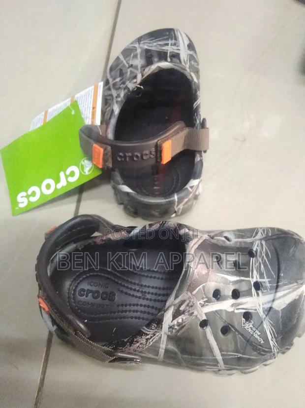 Kids Crocband Off-Road Crocs, C8 . - thumbnail 11