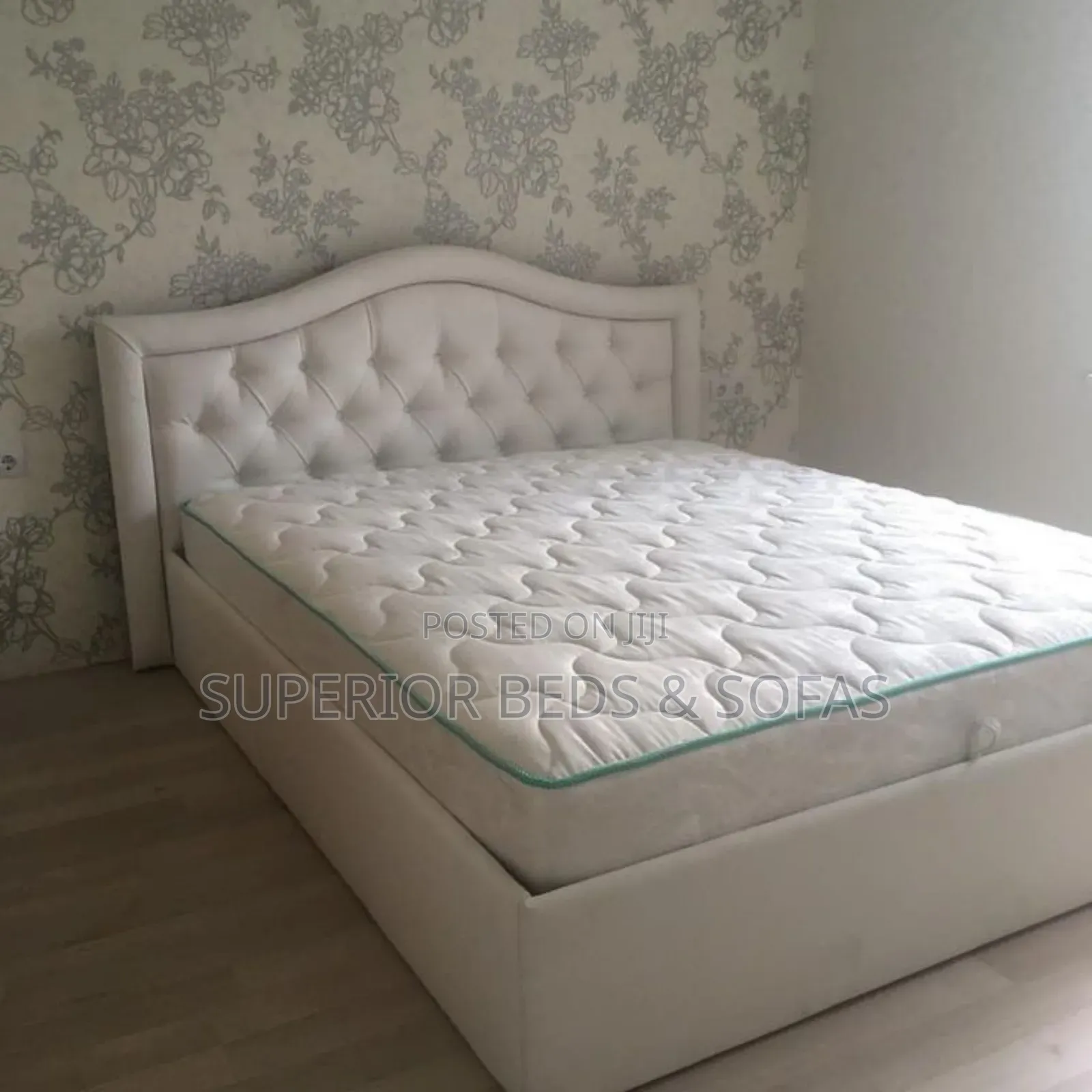 Curved Tufted Bed Size 5 by 6