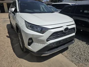 Toyota RAV4 2019 White