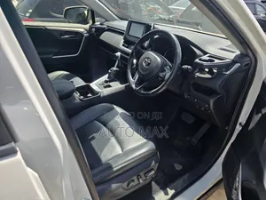 Toyota RAV4 2019 White