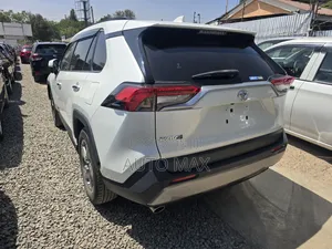 Toyota RAV4 2019 White