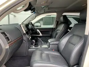 Toyota Land Cruiser 4.5 V8 TD 2018 White