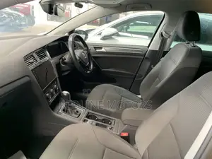 Volkswagen Golf TSI S FWD 2018 Black