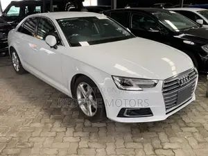 Audi A4 2.0T Tech Premium AWD quattro 2018 White