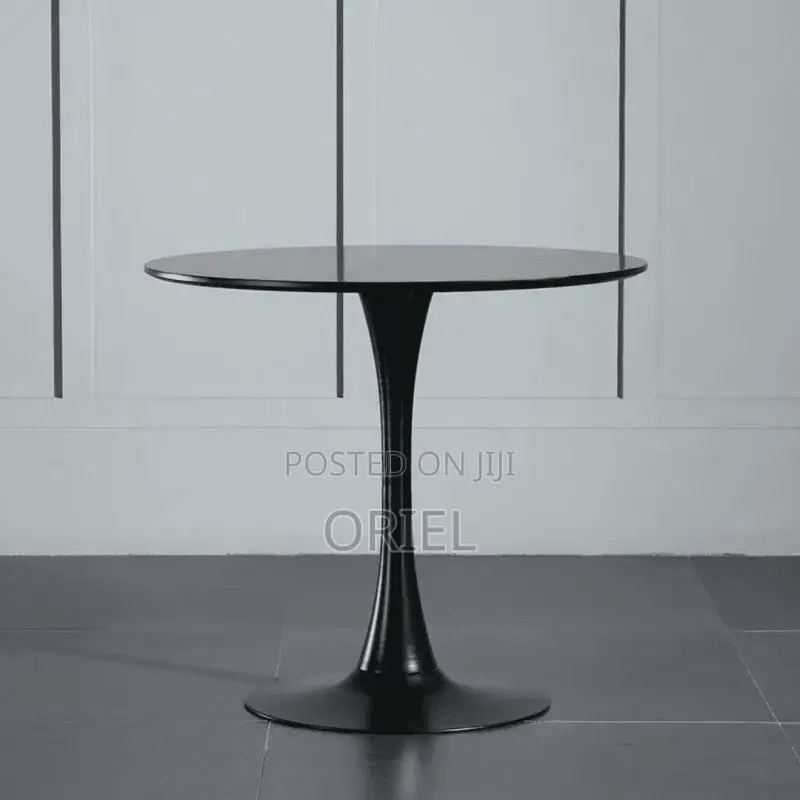 Dining Table : Modern Round Tulip Dining Table
