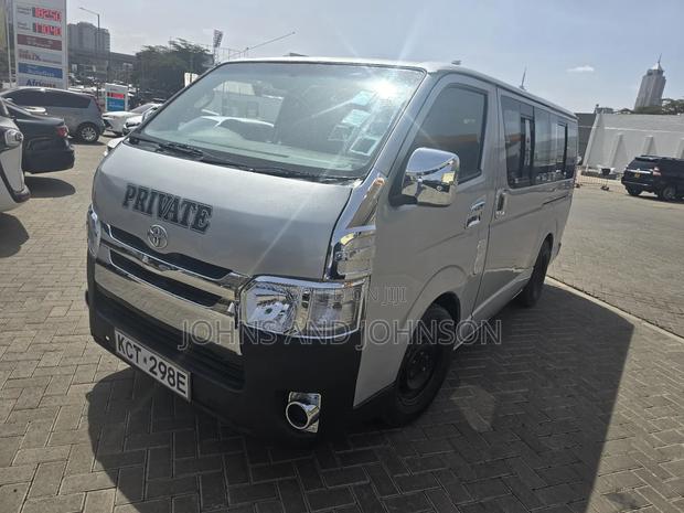 Toyota HiAce 2013 Silver - thumbnail 3
