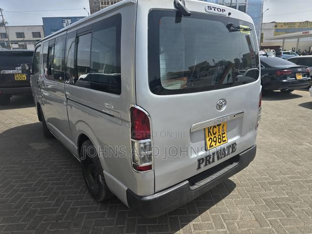 Toyota HiAce 2013 Silver - thumbnail 4