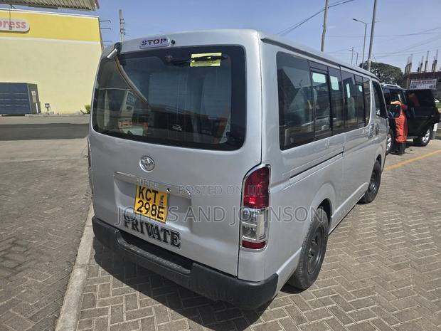Toyota HiAce 2013 Silver - thumbnail 6