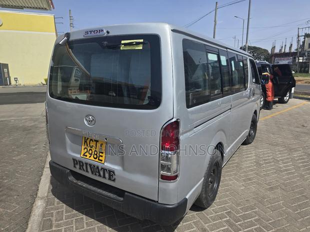 Toyota HiAce 2013 Silver - thumbnail 7