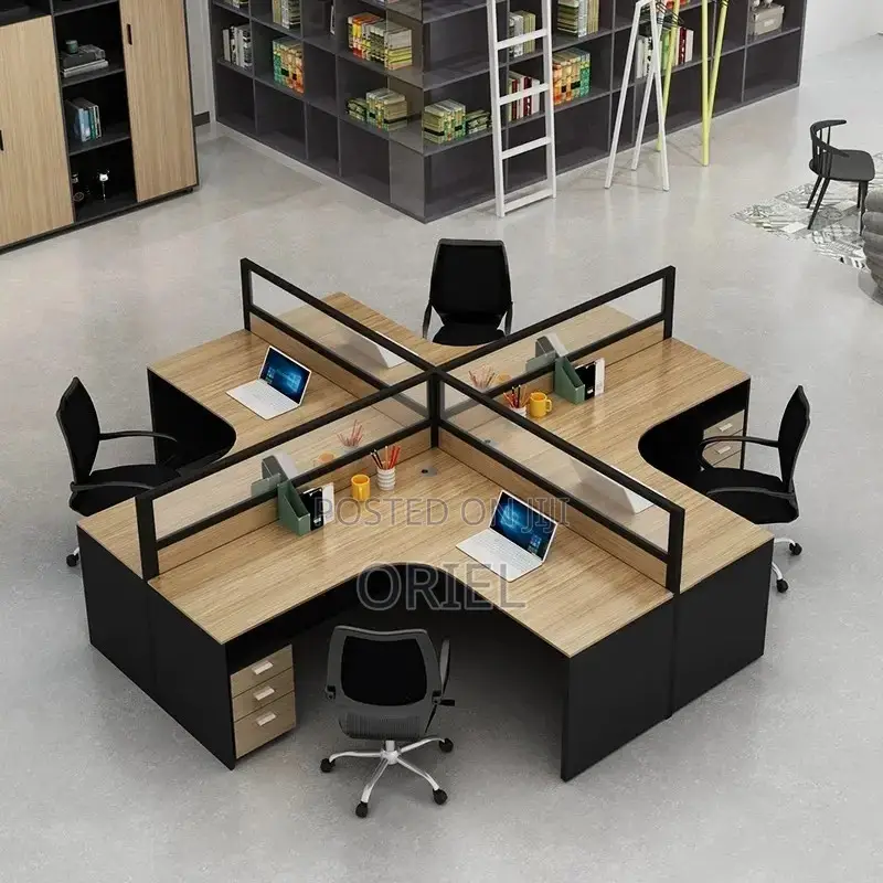 Office Workstation : 4-Way Curved Office Workstation