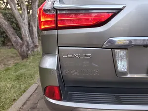 Lexus LX 570 AWD 2018 Gray