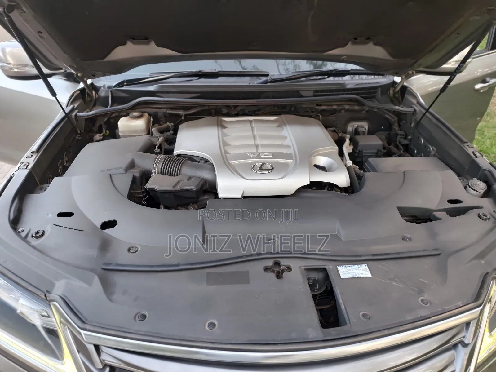 Lexus LX 570 AWD 2018 Gray