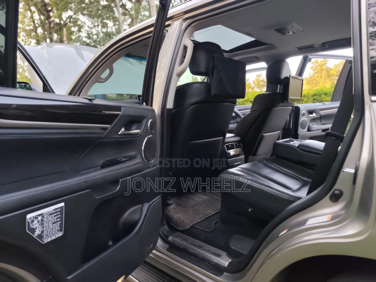 Lexus LX 570 AWD 2018 Gray