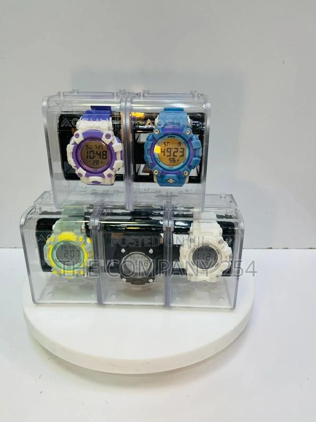 Quality Unisex Casual Sport All Age Watch With Timer Come With Acase