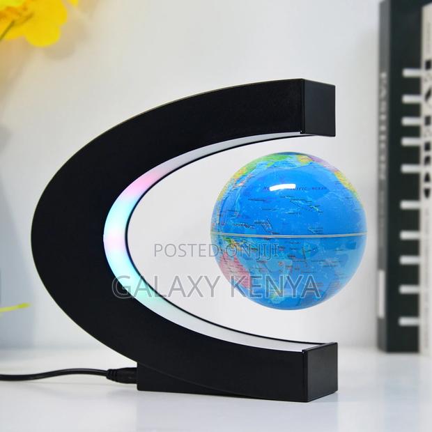 Office/Home Figure Modeling Resin Table Ornaments