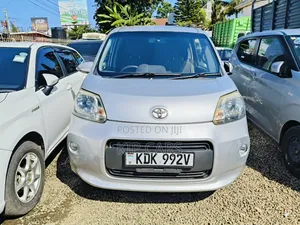 Toyota Porte 1.3 FWD 2015 Silver