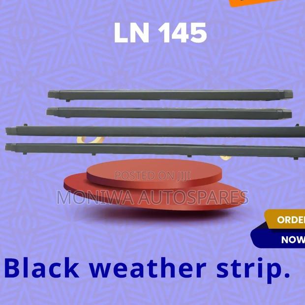 Black Weather Strip Hilux Millenium Ln 145 - main view