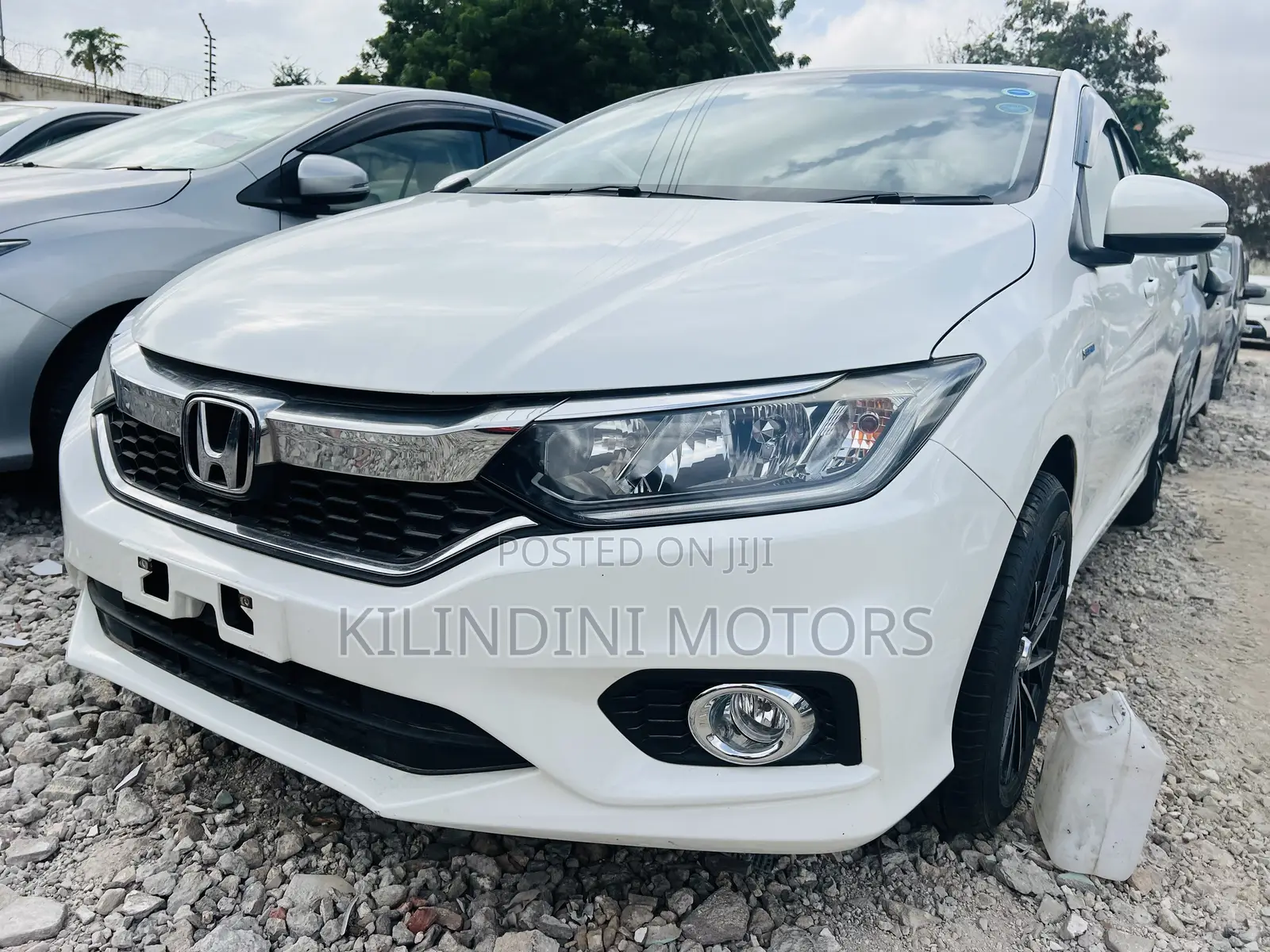 Honda Grace 2019 White
