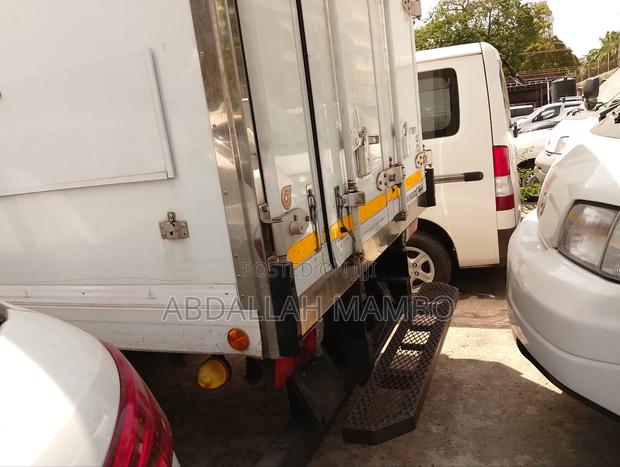 Mitsubishi Canter - thumbnail 4