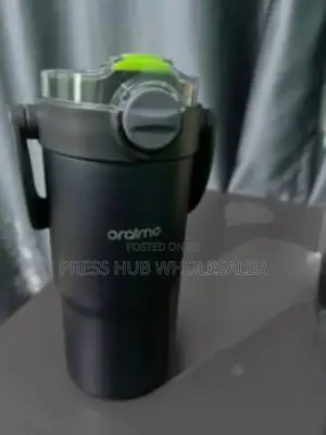An Oraimo Thermogo 750ml Stainless Steel Insulated Thermos.